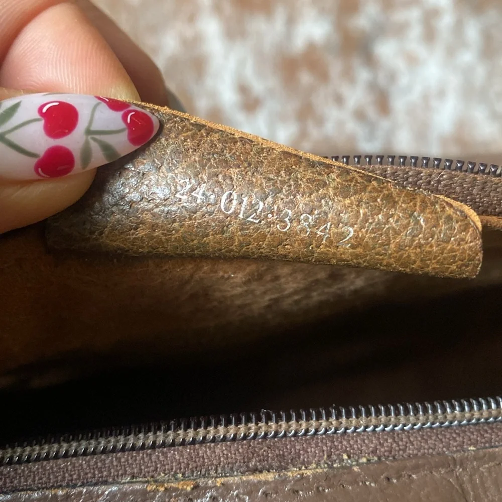 Authentic Gucci Boston Handbag with Cherryline - Picture 8 of 16